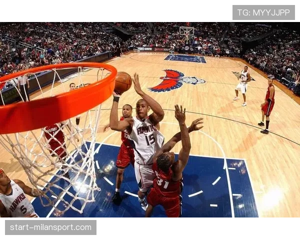 老鹰约翰逊爆发带动球队 近期战绩提升显现潜力